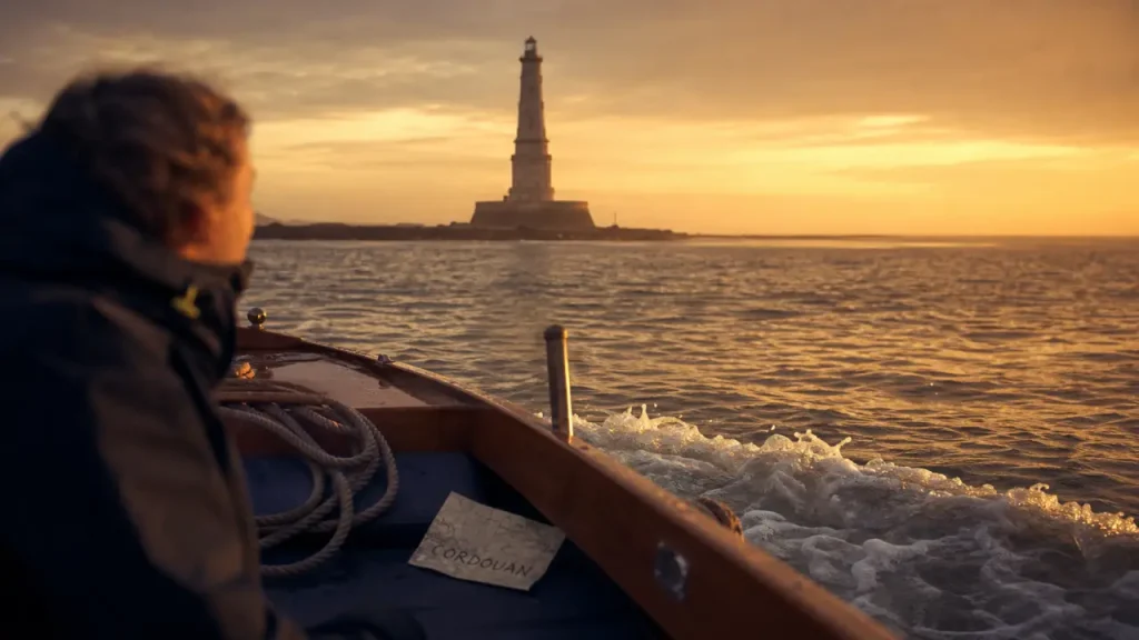 Phare de Cordouan en golden hour vu depuis un bateau